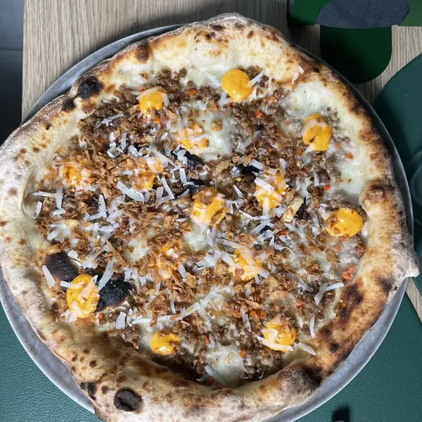 Una pizza della linea Revolution