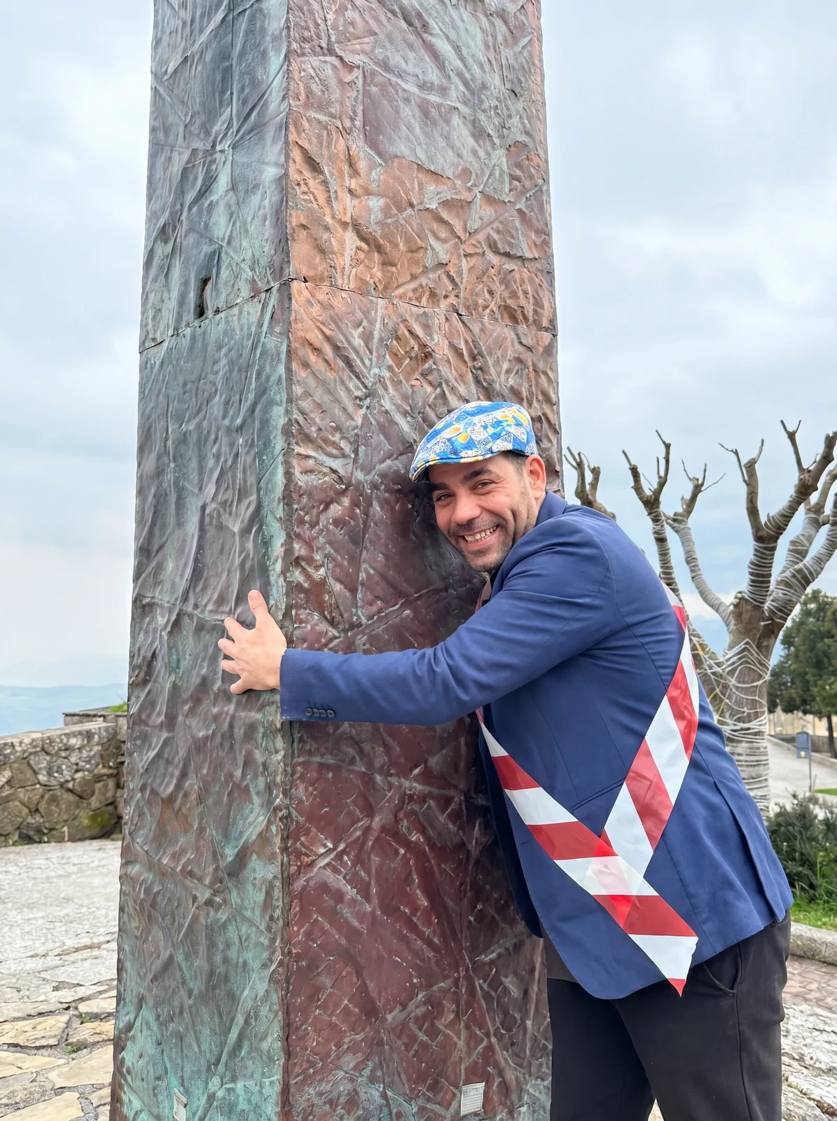 Don Ivan in piazza con i cittadini di Enna